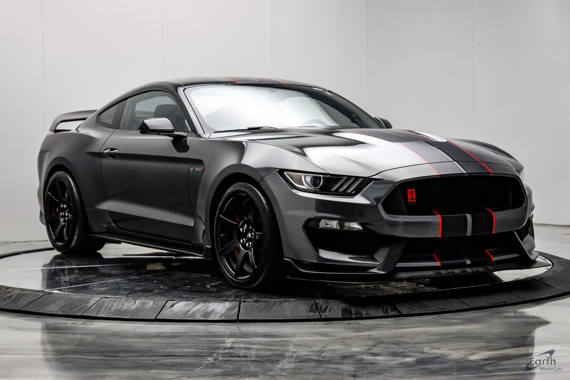 Used 2016 Ford Mustang Shelby GT350R w/ GT350R Equipment Group 920A RWD image 23