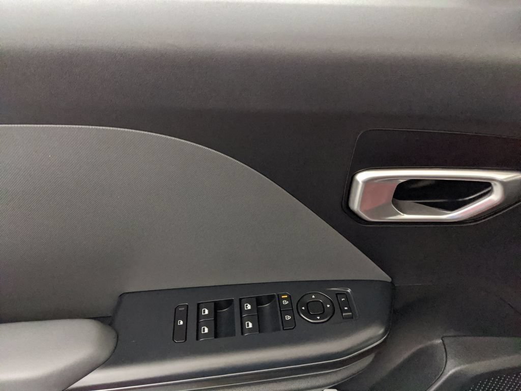 Used 2025 Kia K4 FWD image 14
