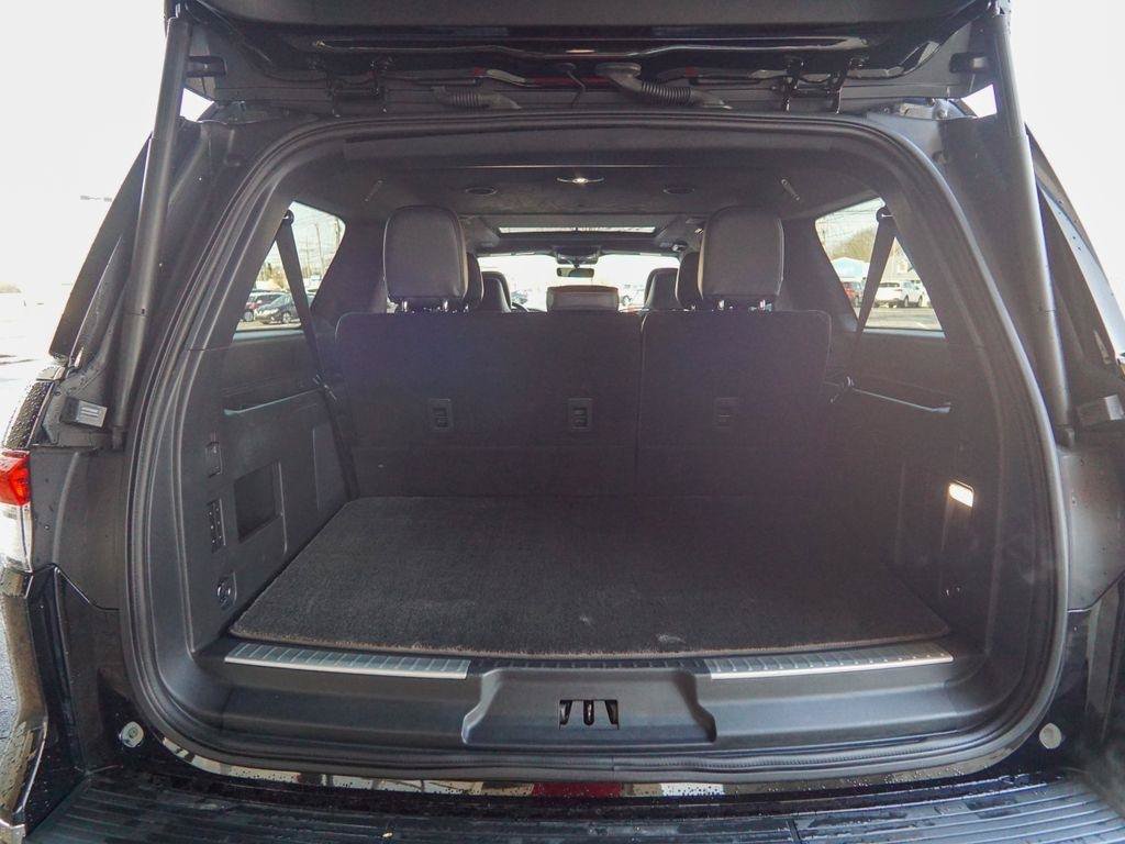 Used 2023 Lincoln Navigator L Black Label AWD/4WD image 11