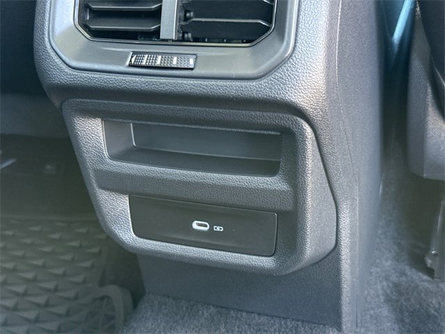 Certified 2023 Volkswagen Taos SE w/ Panoramic Sunroof Package image 28