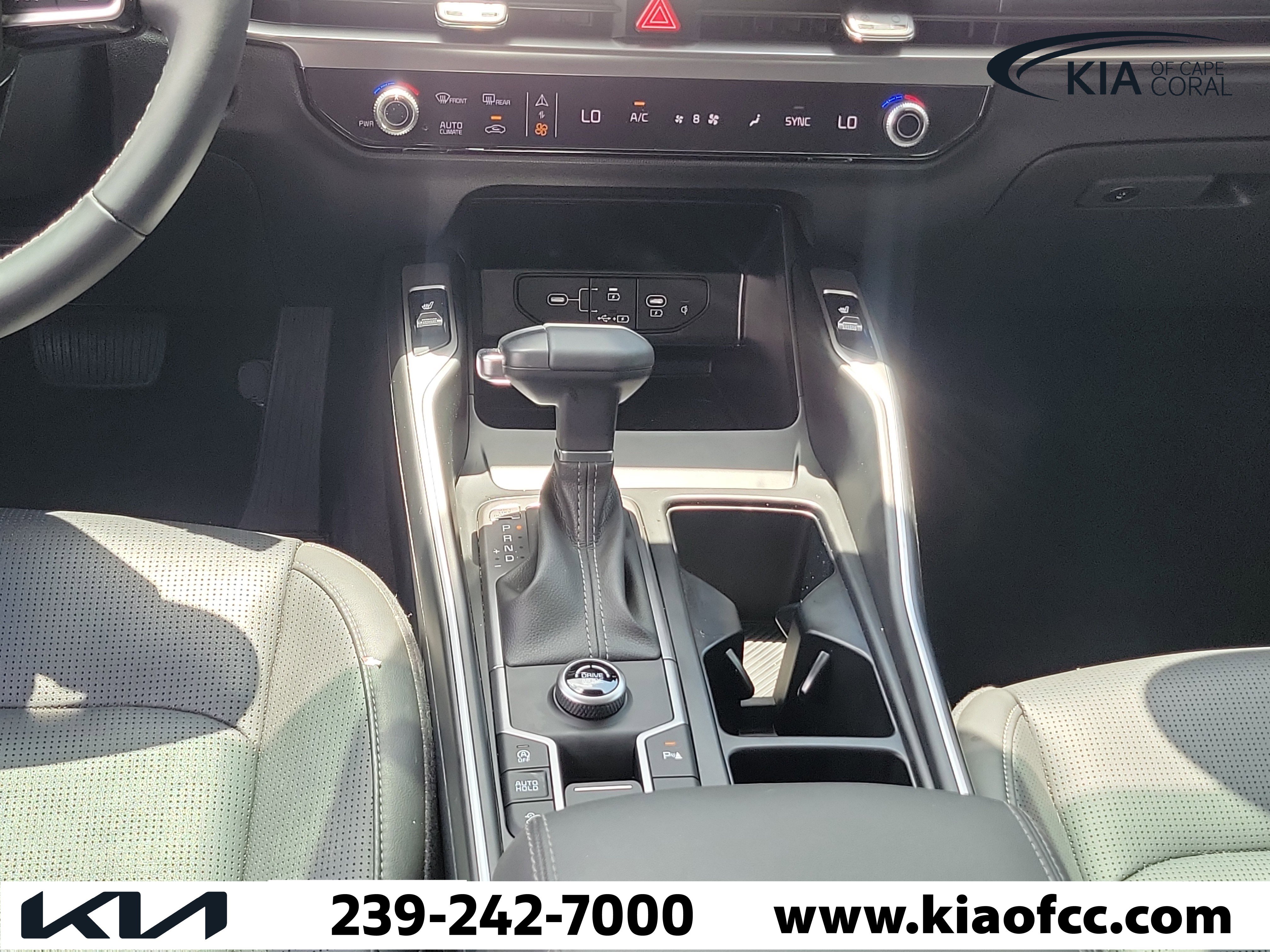 Used 2025 Kia Sorento EX w/ Panoramic Sunroof Package image 19