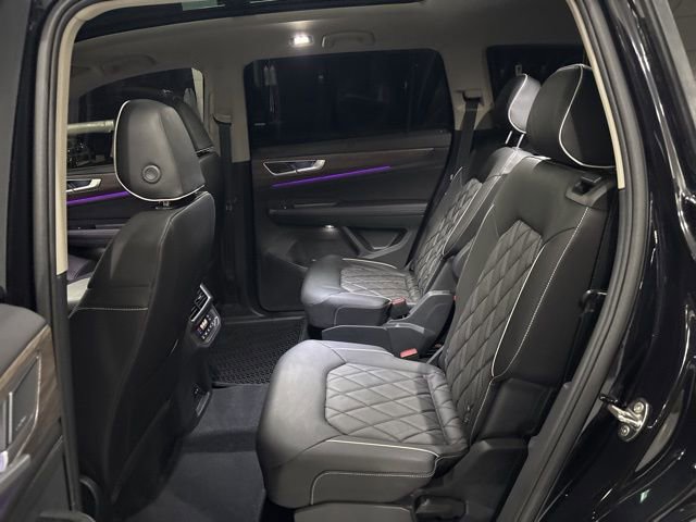 Used 2025 Volkswagen Atlas SEL Premium R-Line image 29