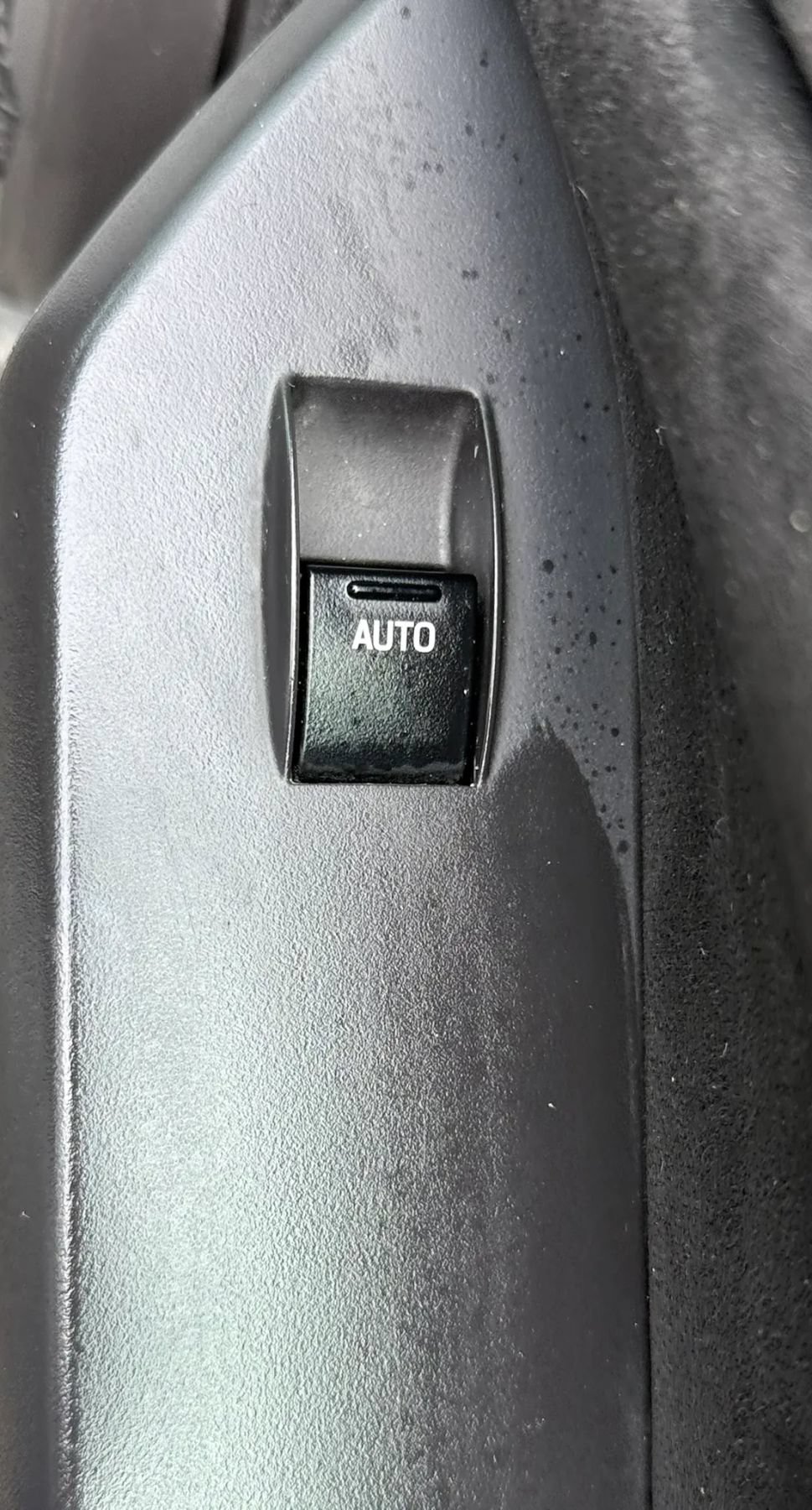Used 2008 Ford Mustang Convertible RWD image 36