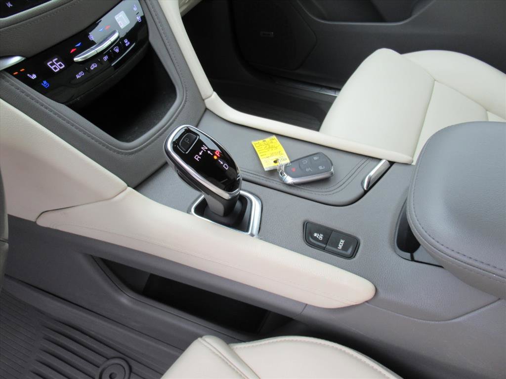 Used 2019 Cadillac XT5 Premium Luxury FWD image 18