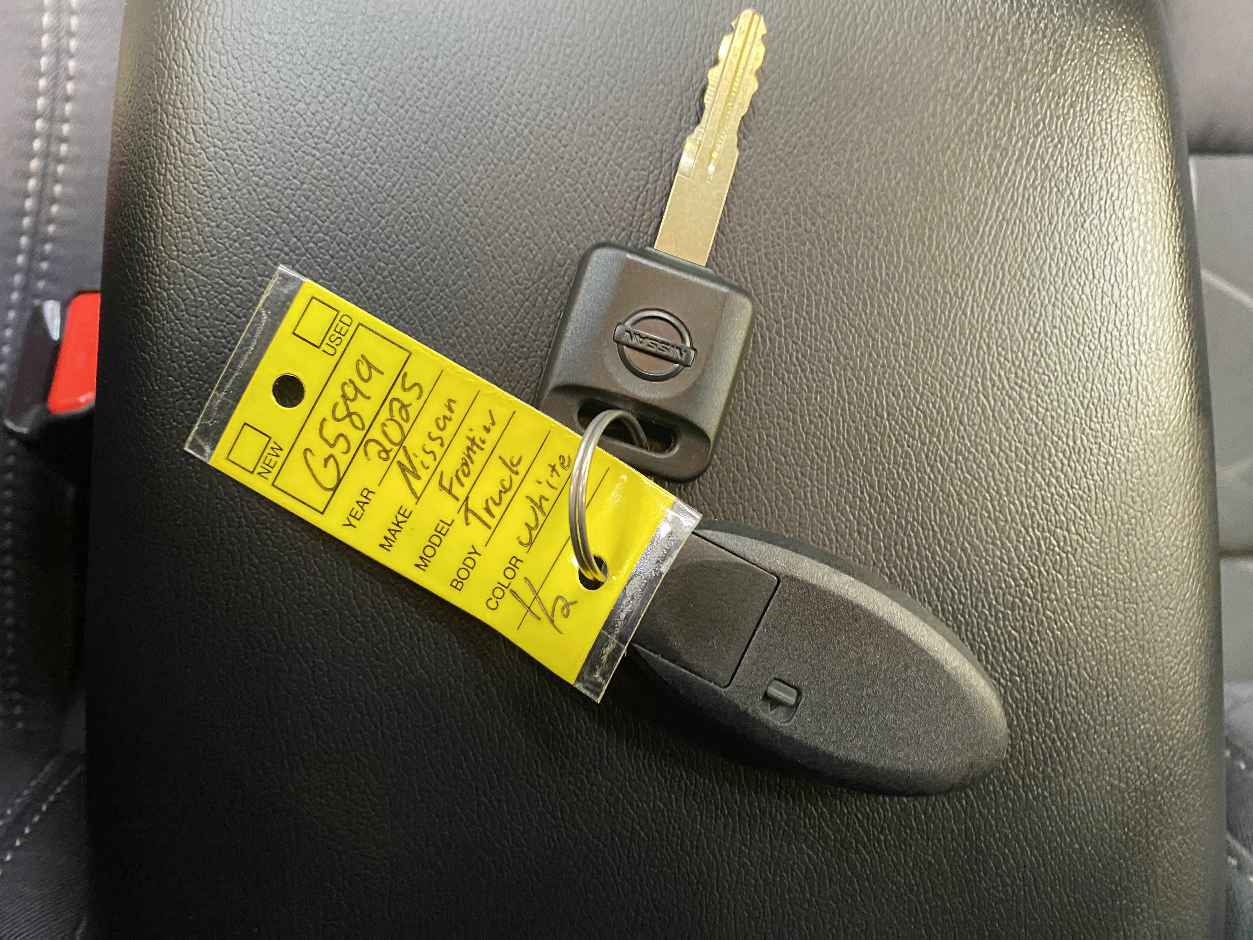 Used 2025 Nissan Frontier SV w/ SV Convenience Package image 40