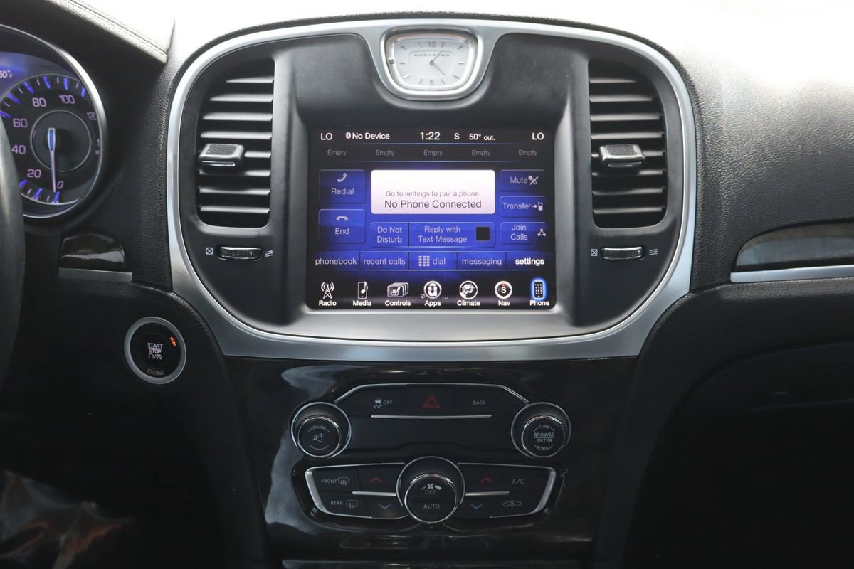 Used 2016 Chrysler 300 C image 34