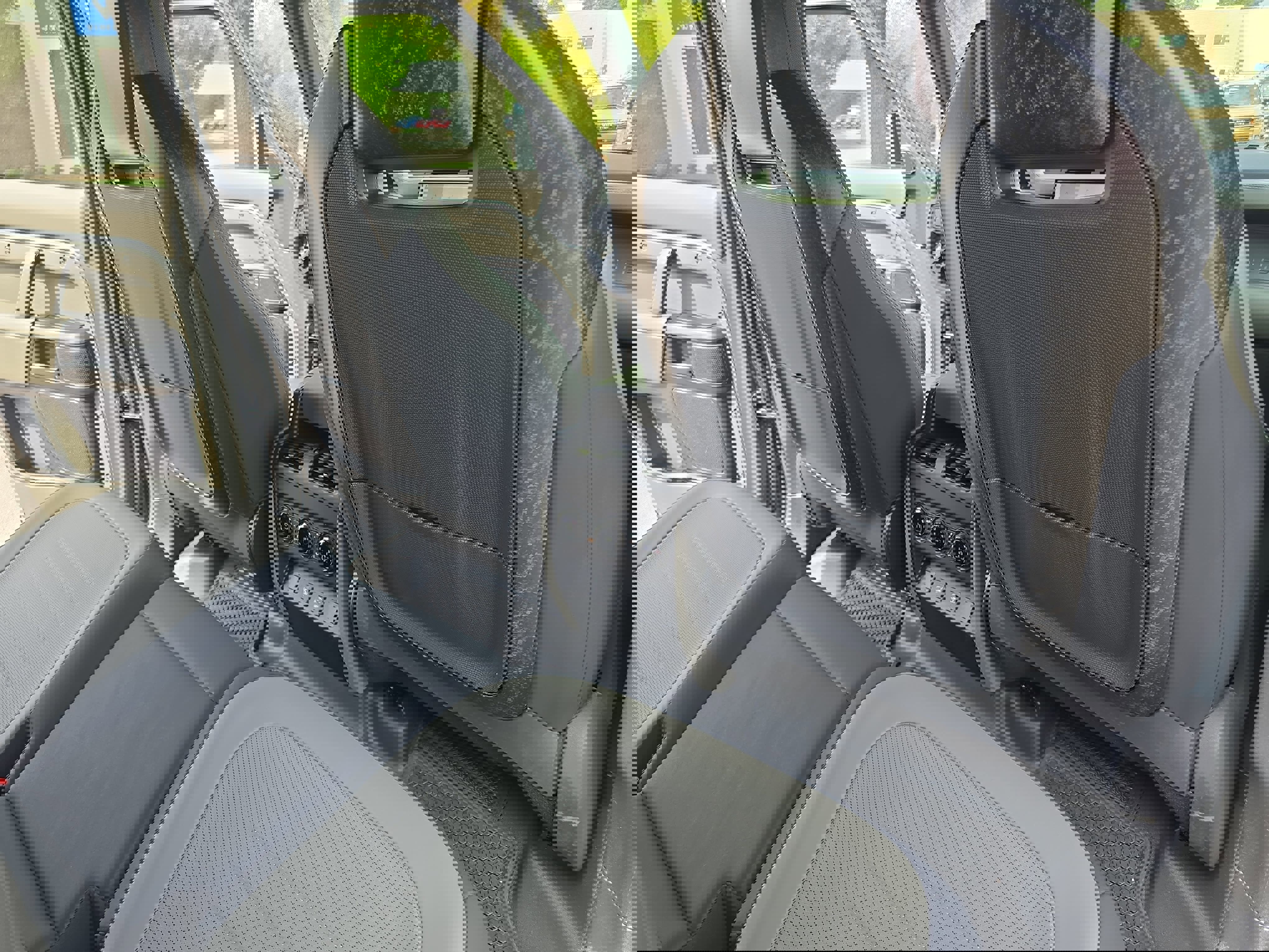 Certified 2025 Land Rover Defender 110 image 11