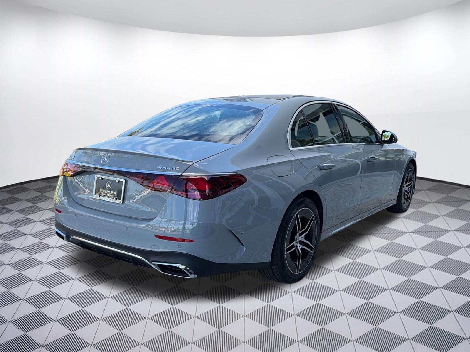 New 2026 Mercedes-Benz E 350 4MATIC Sedan image 9