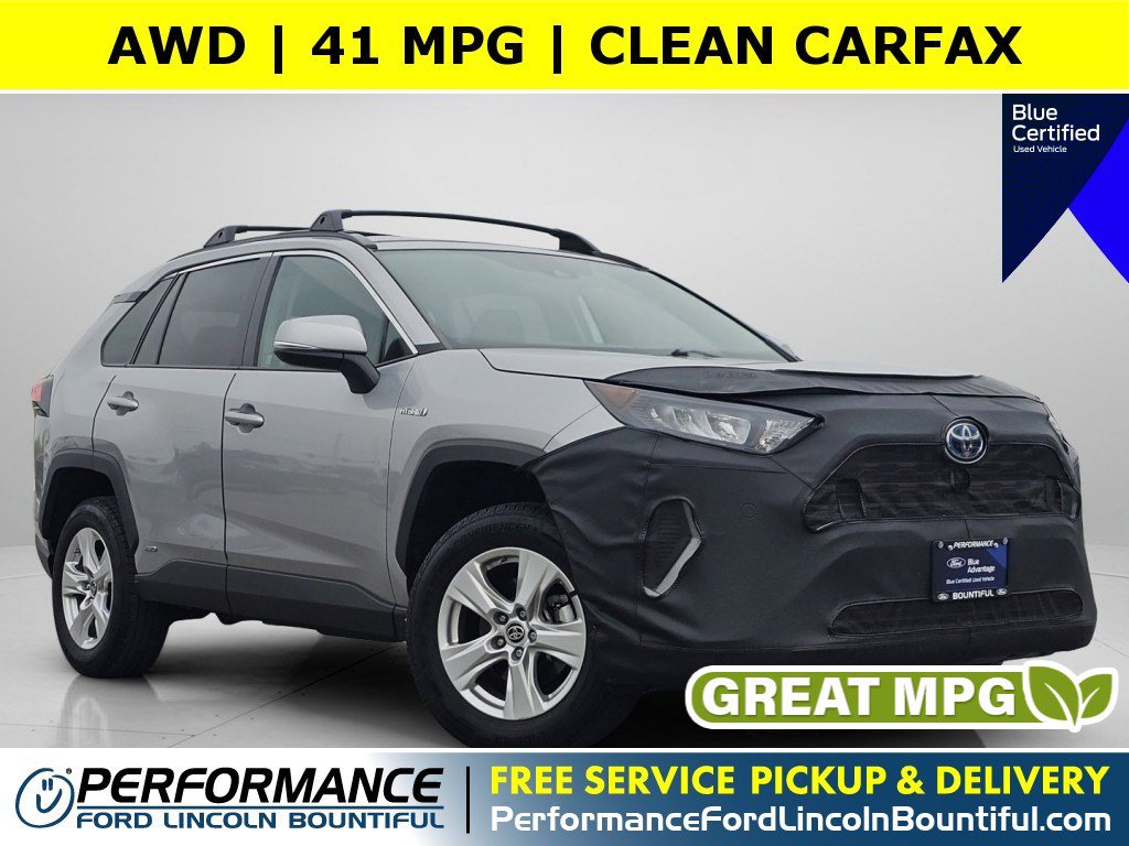 Used 2021 Toyota RAV4 LE image 1