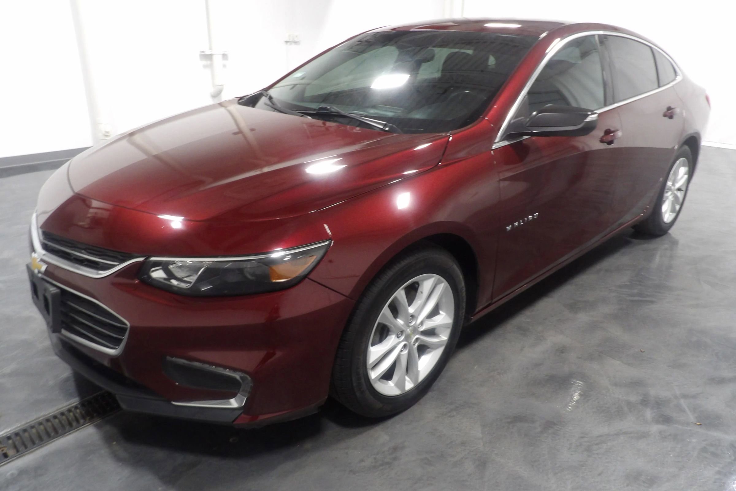 Used 2016 Chevrolet Malibu LT image 3