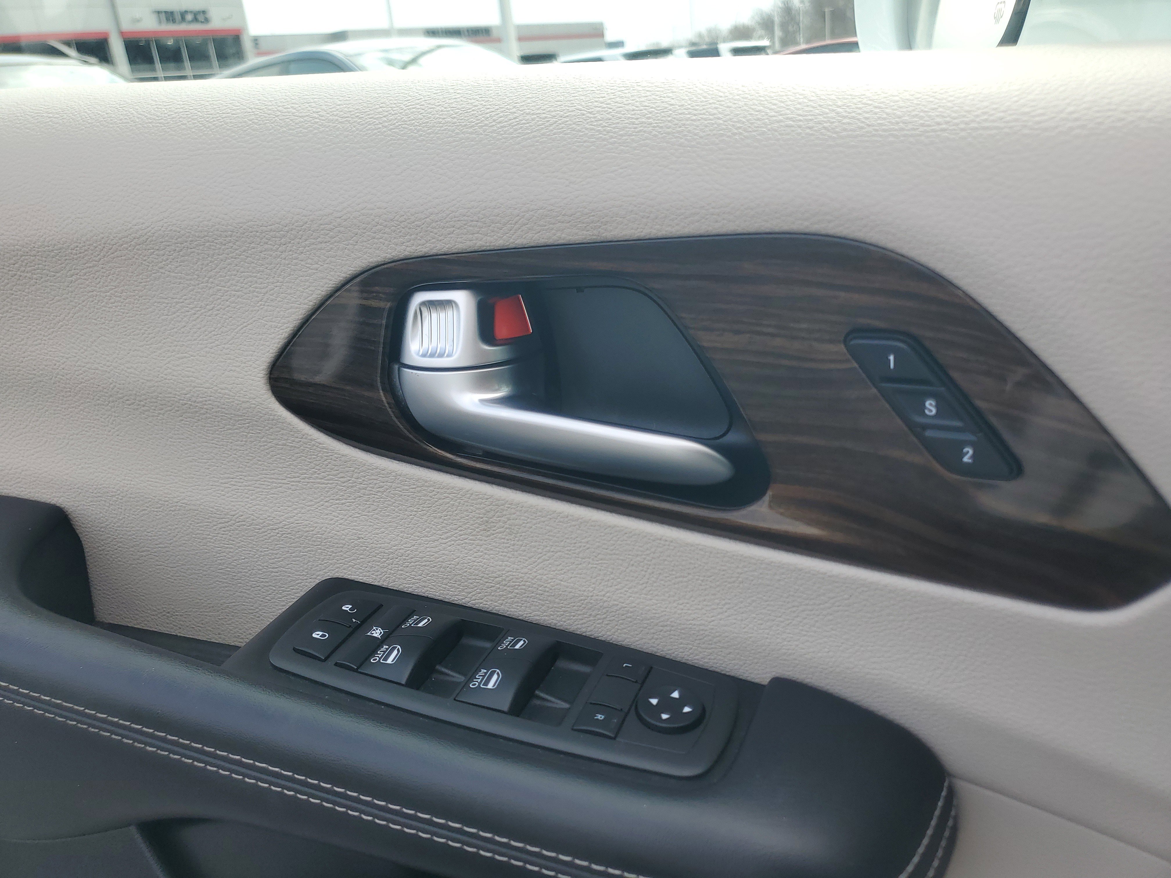 Used 2021 Chrysler Pacifica Limited w/ Uconnect Theater Family Group AWD/4WD image 20
