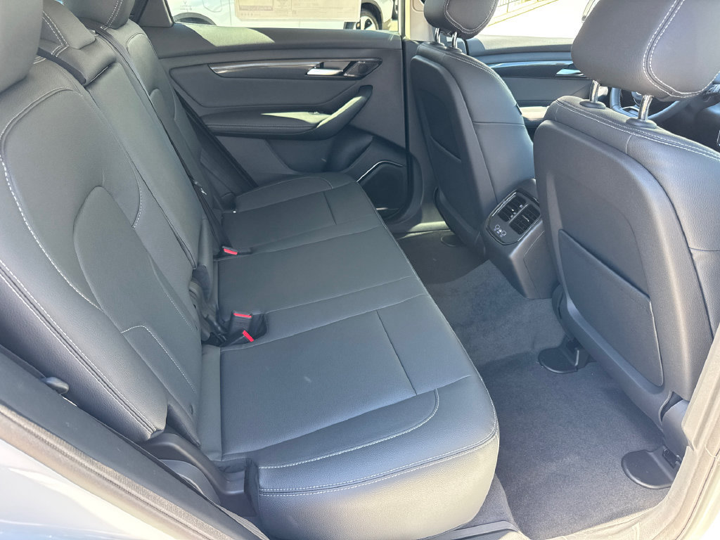 New 2027 VinFast VF 8 Eco AWD/4WD image 17