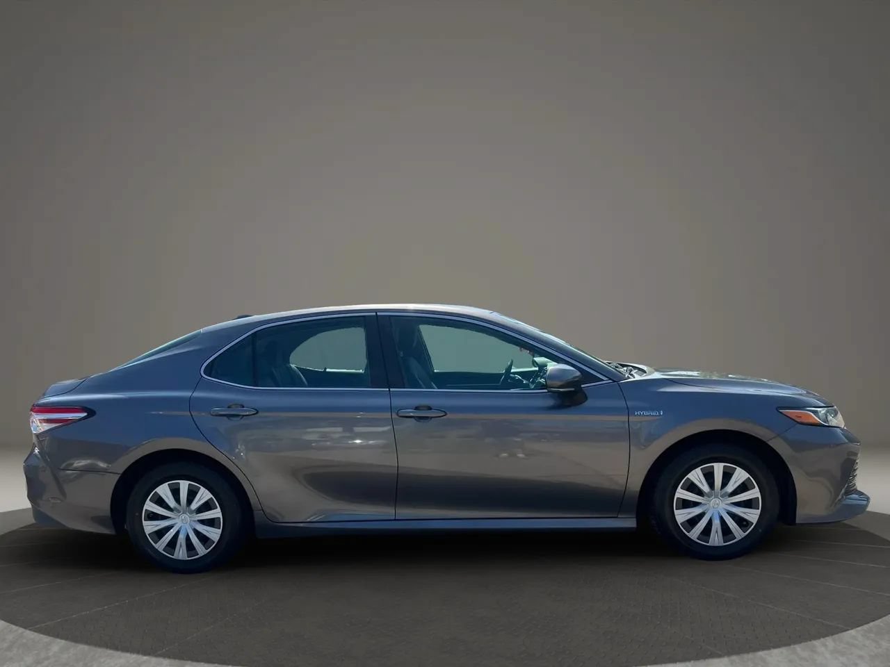 Used 2020 Toyota Camry LE w/ Fleet Convenience Package FWD image 4