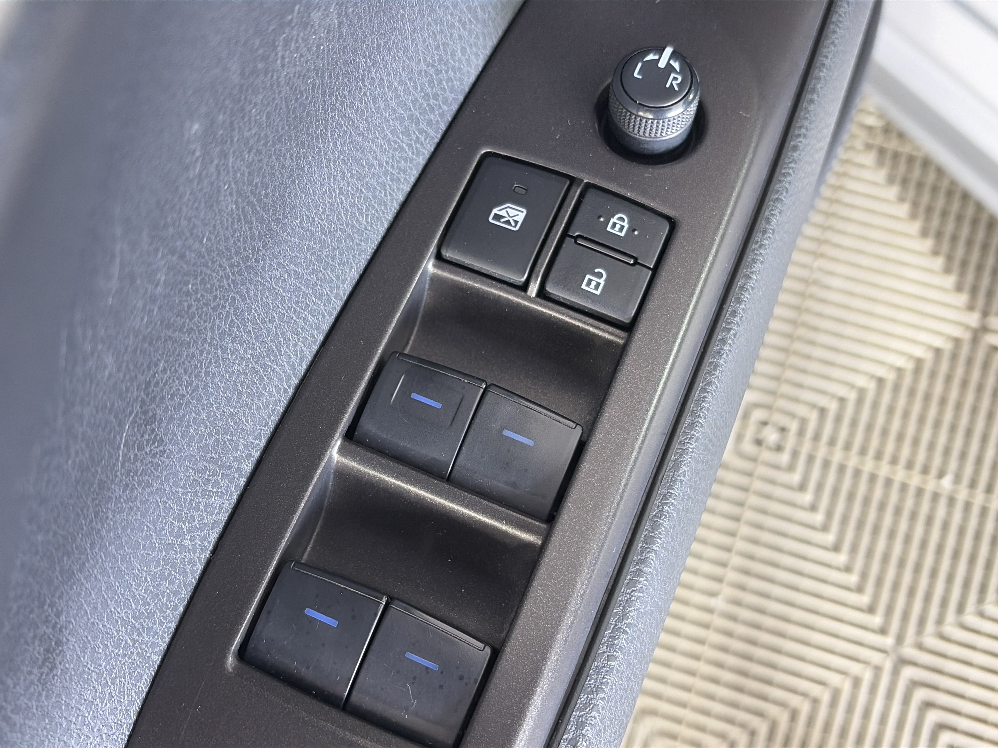 Used 2024 Toyota Camry SE FWD image 26