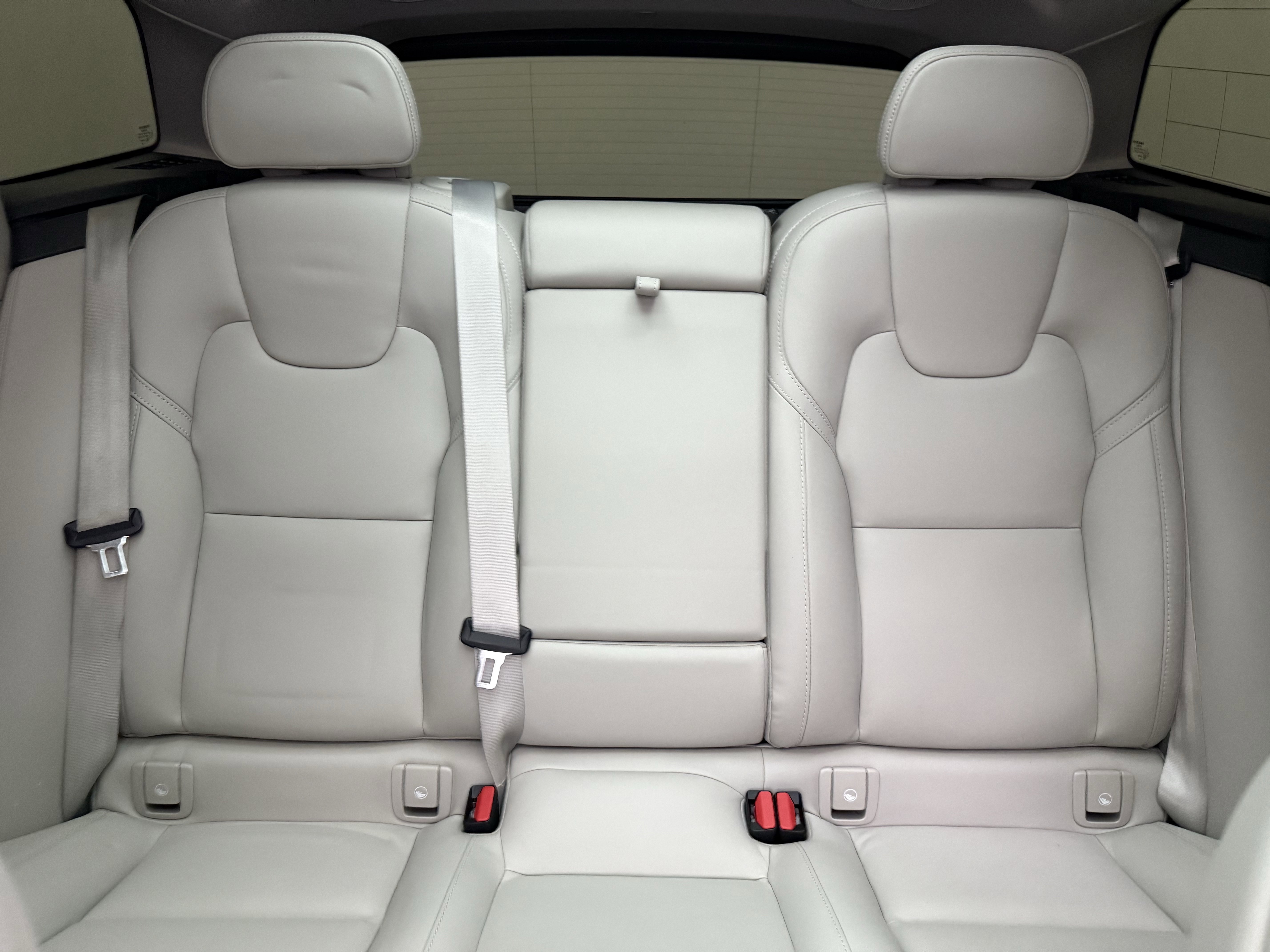 Used 2024 Volvo XC60 B5 Ultimate w/ Protection Package Premier image 26