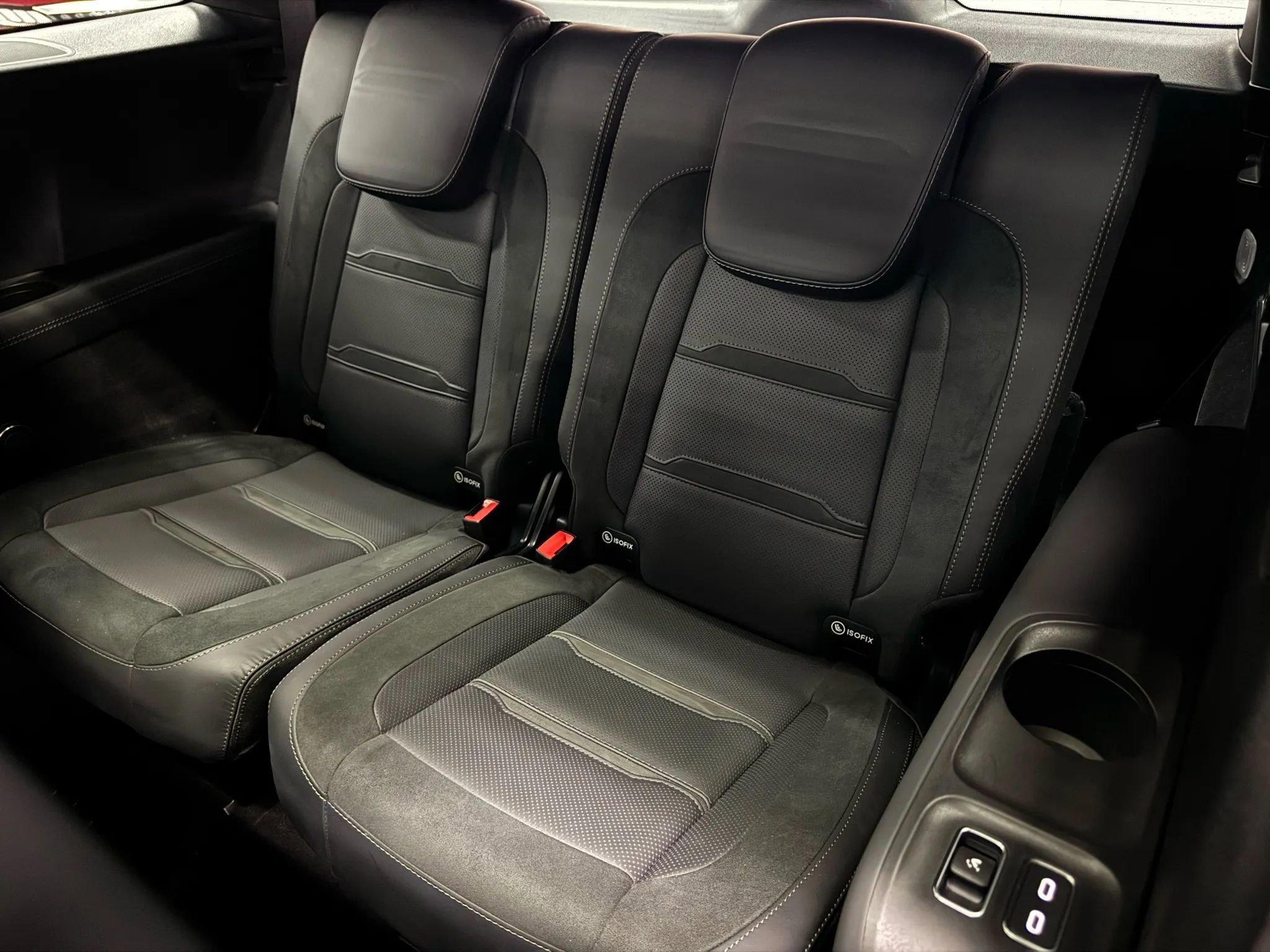 Used 2024 Mercedes-Benz GLS 63 AMG 4MATIC image 33