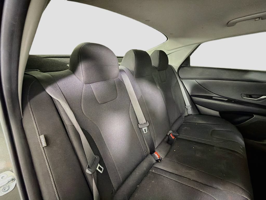 Used 2025 Hyundai Elantra SE FWD image 26