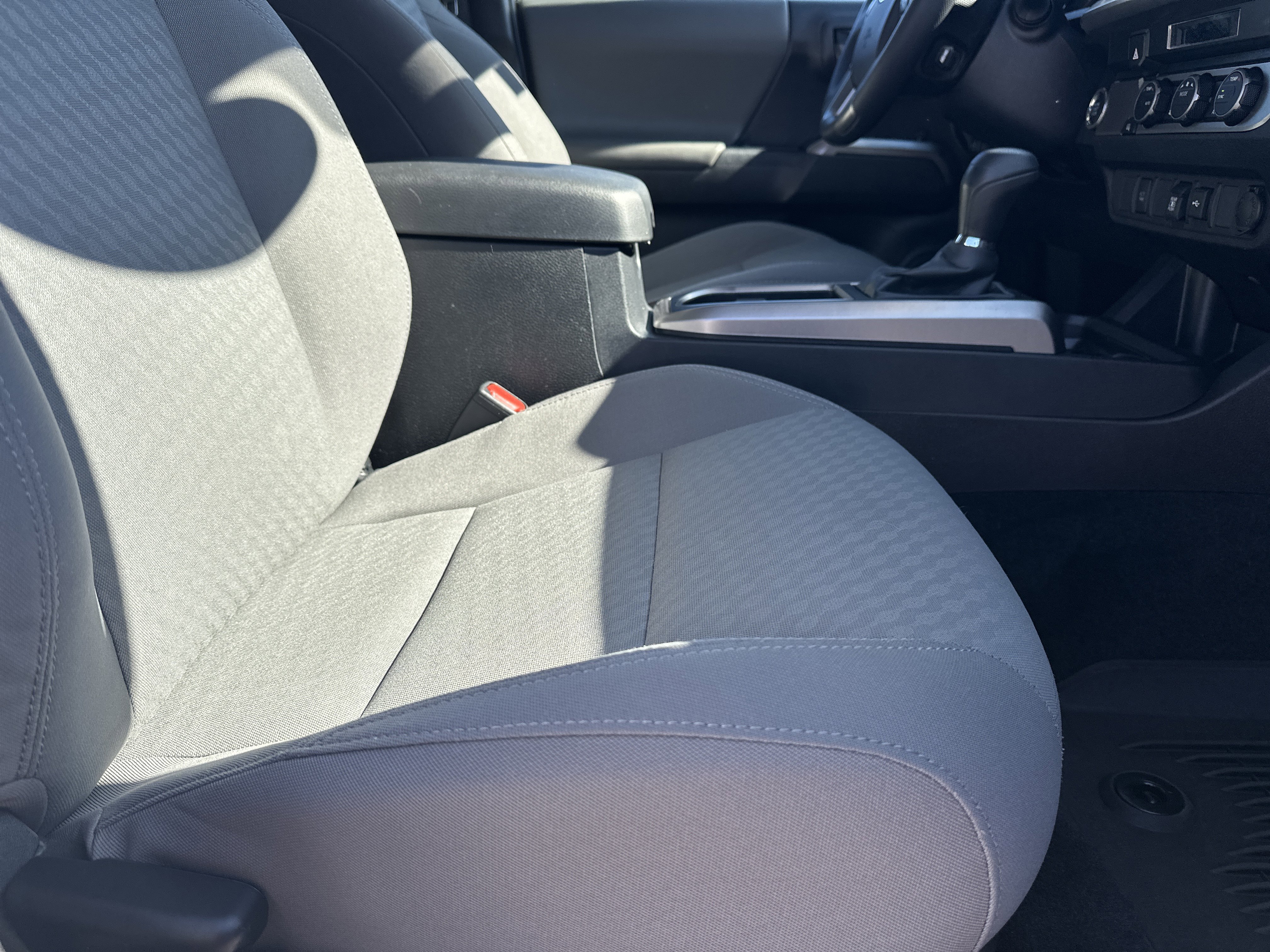 Used 2023 Toyota Tacoma TRD Off-Road image 14