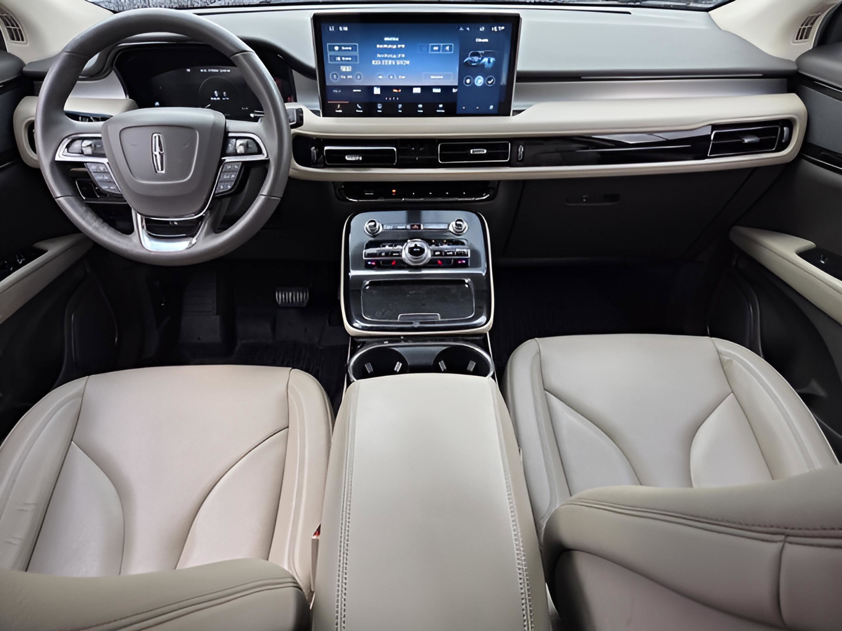 Used 2023 Lincoln Nautilus FWD w/ Premium Package image 29