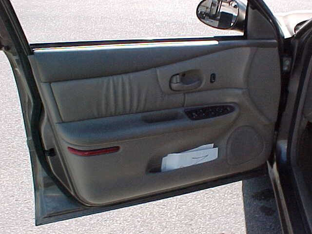 Used 2004 Buick Century Custom image 22