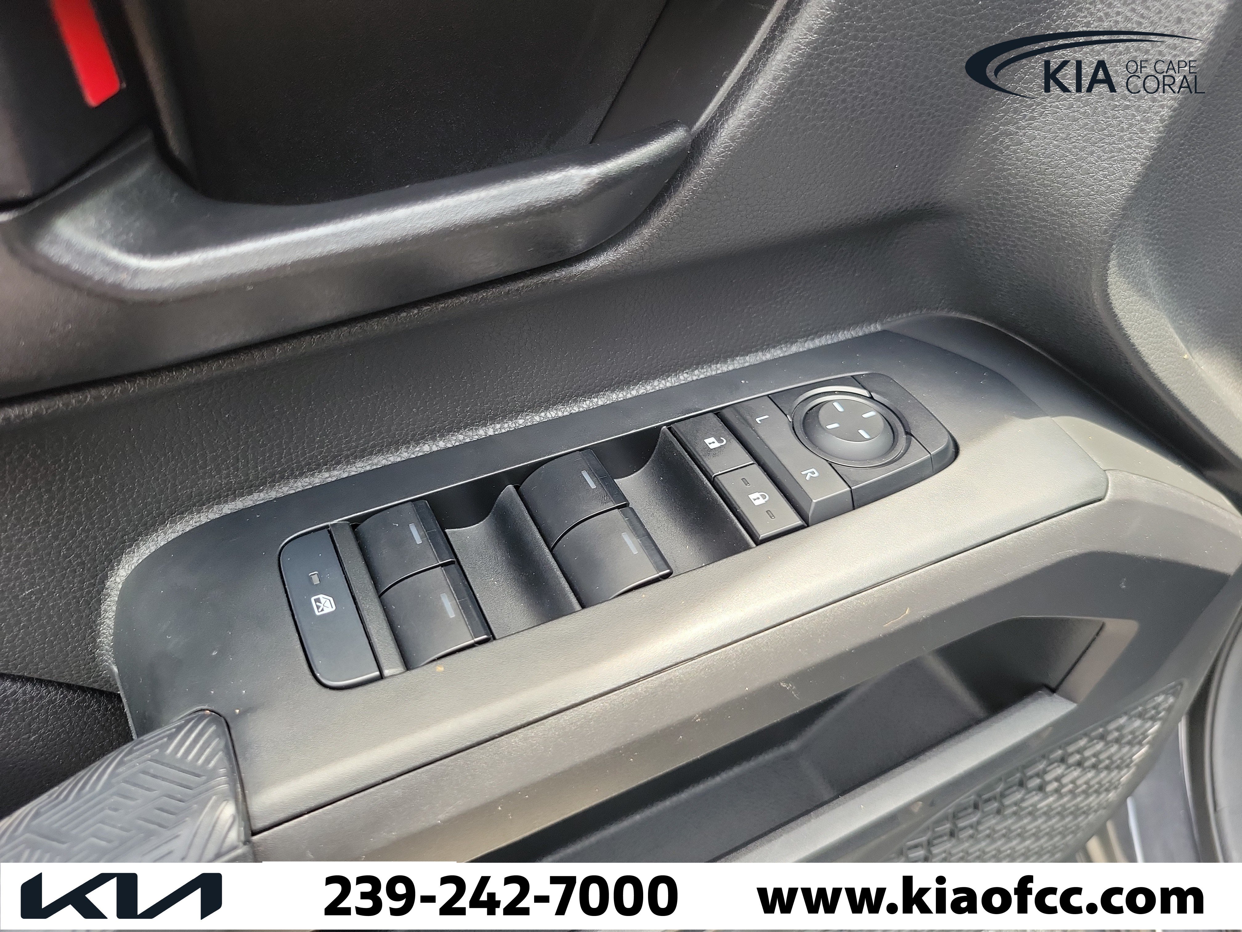Used 2024 Toyota Tacoma SR5 AWD/4WD image 21