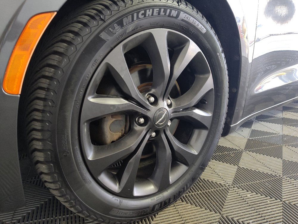 Used 2018 Chrysler Pacifica Limited w/ S Appearance Package FWD image 31