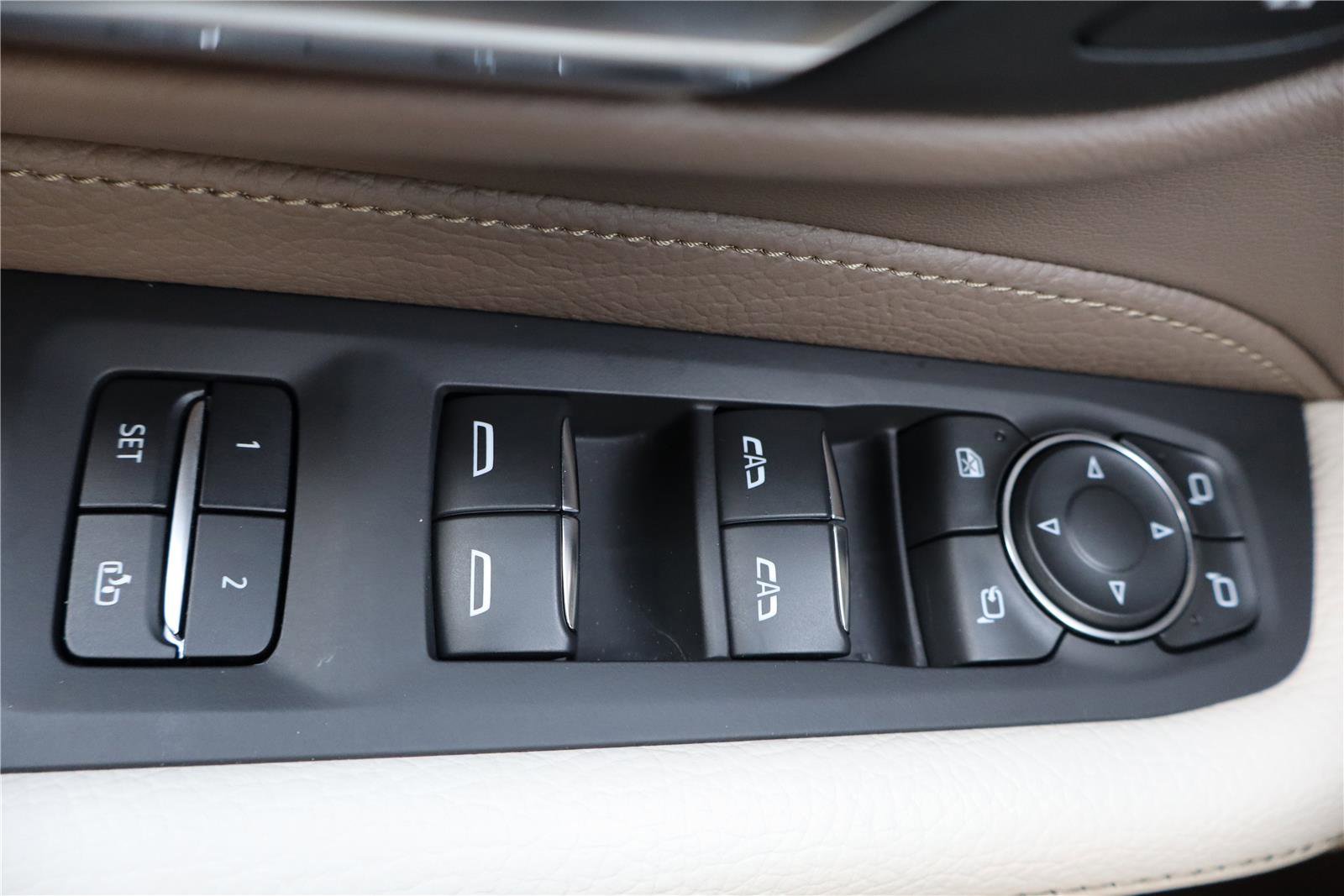 Used 2023 GMC Yukon XL Denali image 11