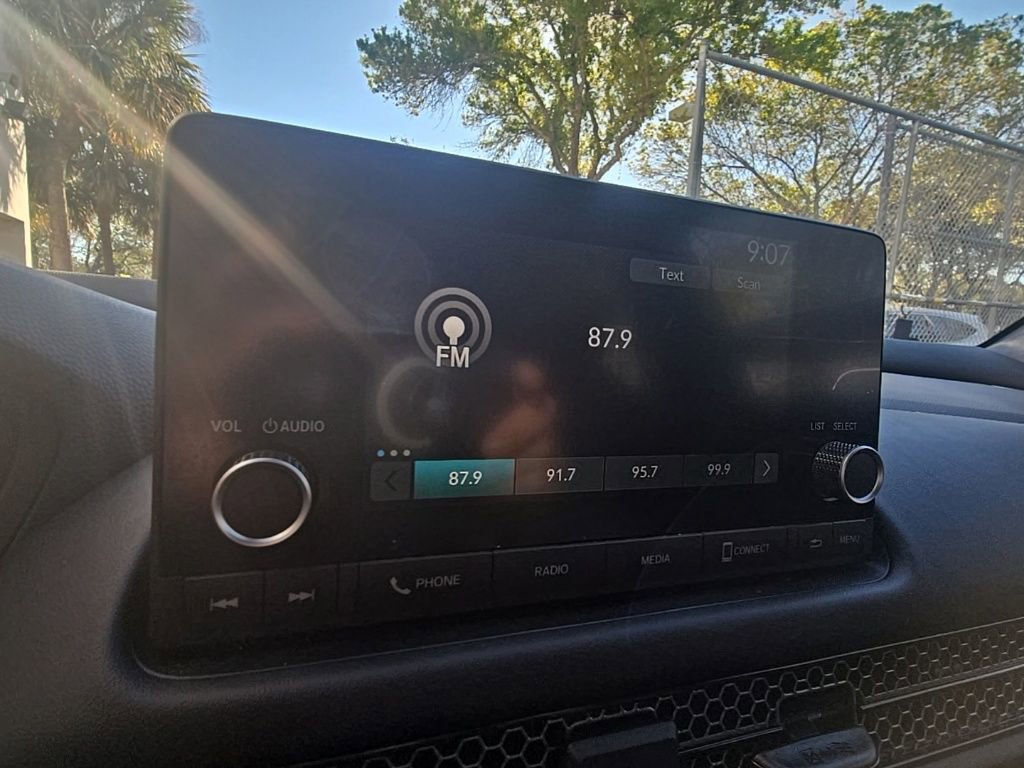 Used 2025 Honda HR-V Sport image 17