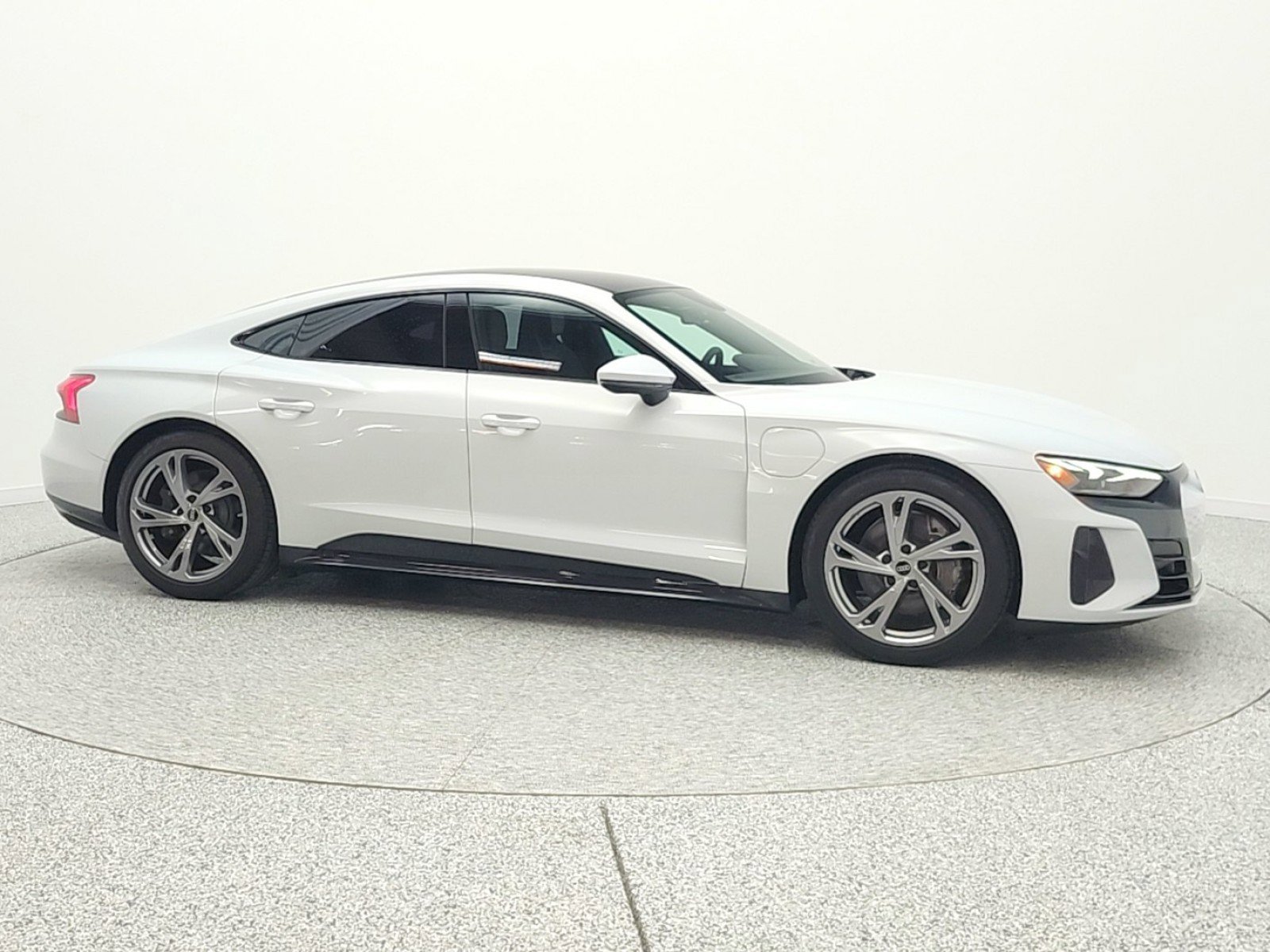 Used 2023 Audi e-tron GT Premium Plus image 4