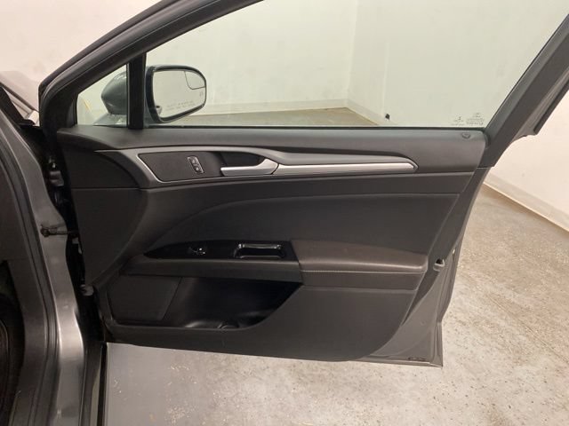 Used 2013 Ford Fusion SE FWD image 21