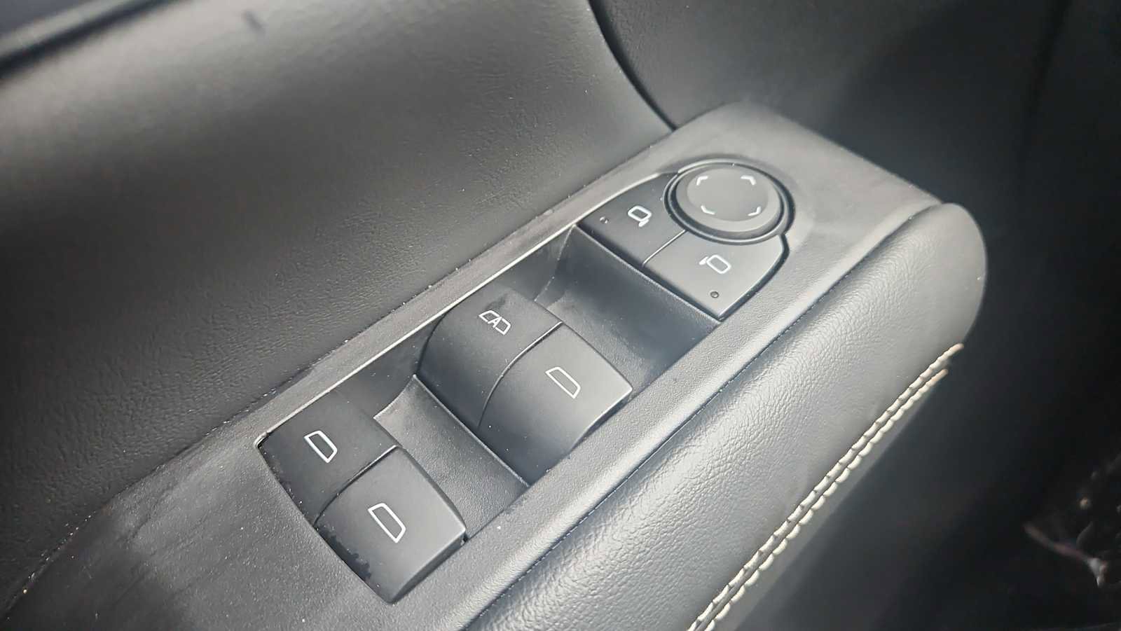 Used 2025 GMC Terrain Elevation AWD/4WD image 15