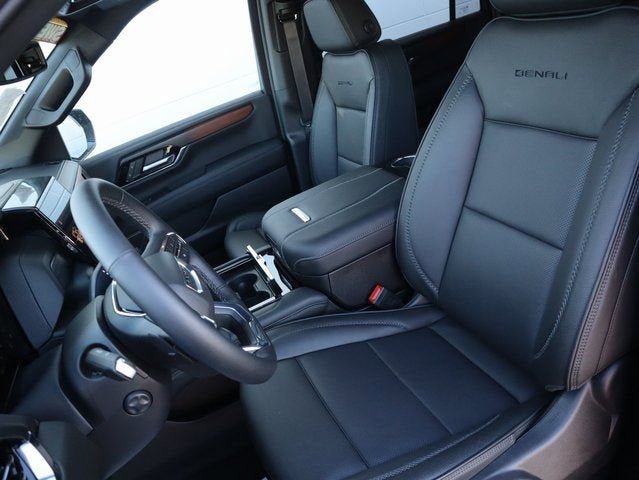 New 2026 GMC Yukon XL Denali w/ Sun & Power Step Package AWD/4WD image 28