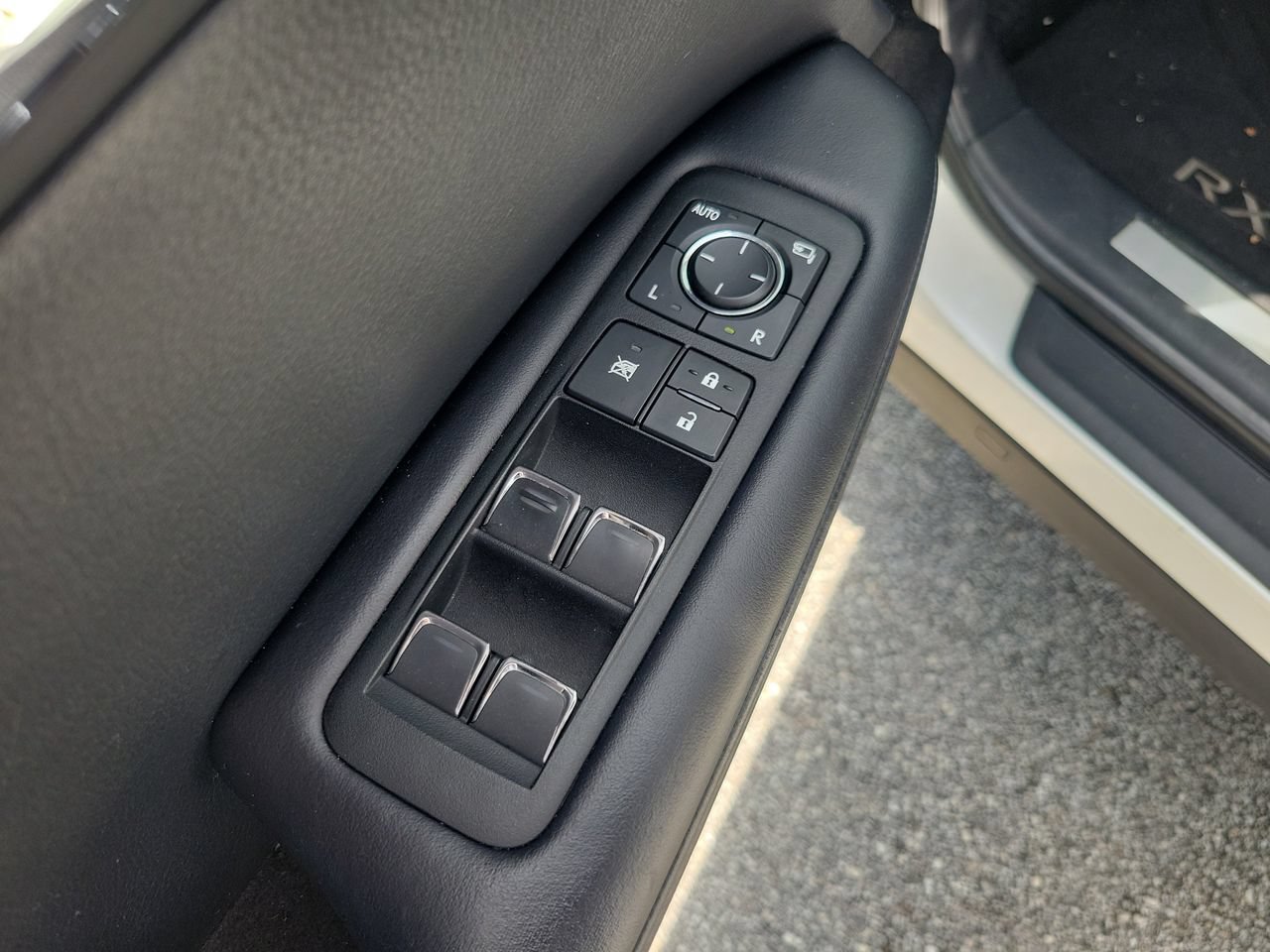 Used 2019 Lexus RX 350 FWD w/ Navigation Package image 14