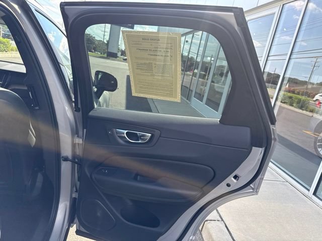 Used 2023 Volvo XC60 B5 Plus w/ Climate Package AWD/4WD image 12