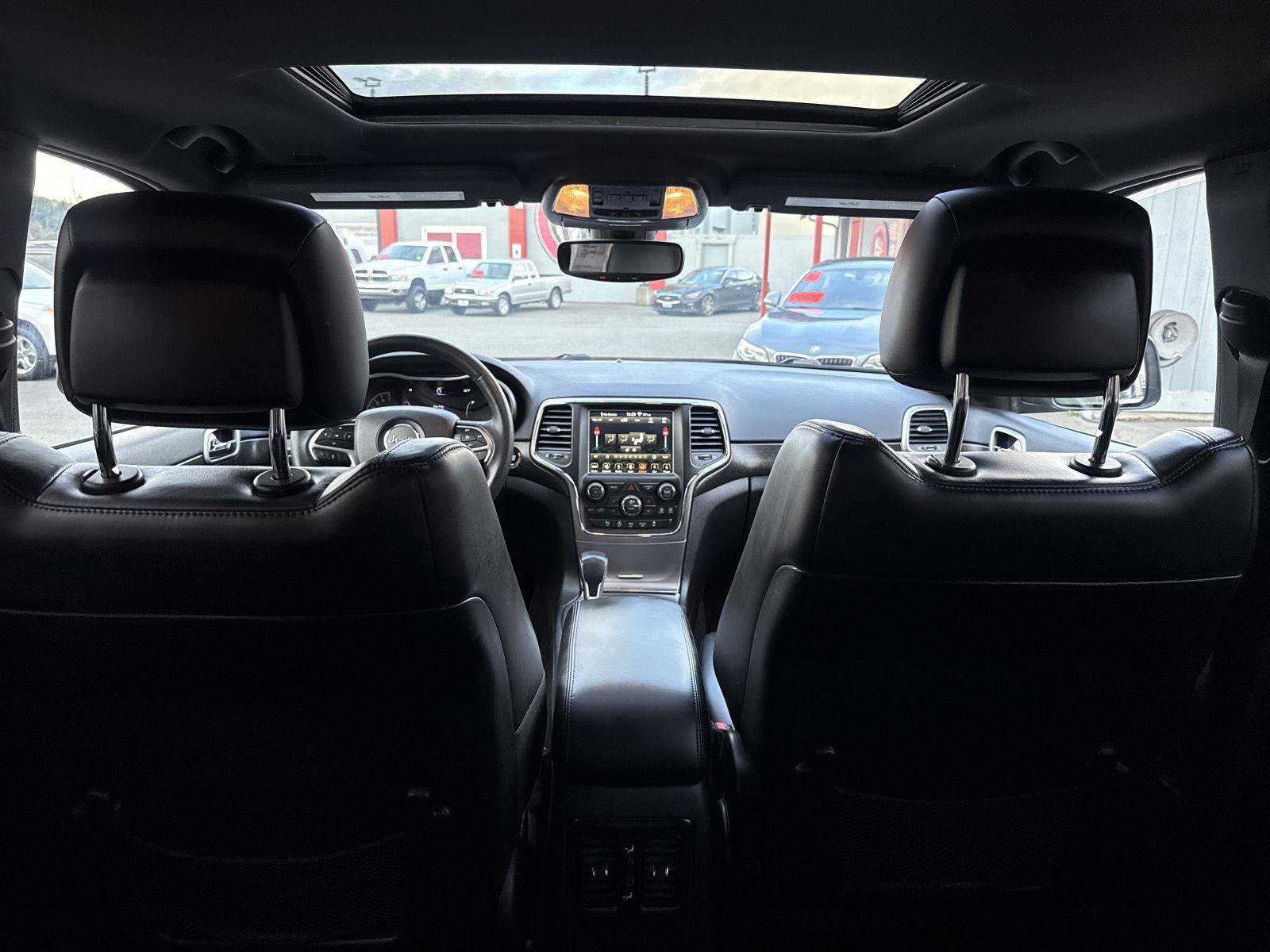 Used 2018 Jeep Grand Cherokee Altitude image 18