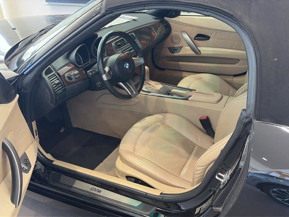 Used 2003 BMW Z4 2.5i RWD image 6
