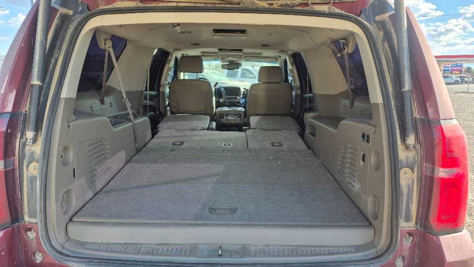 Used 2016 Chevrolet Suburban LT w/ LT Signature Package AWD/4WD image 6