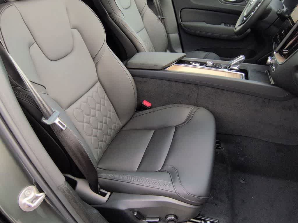 New 2026 Volvo XC60 B5 Plus w/ Protection Package Premier AWD/4WD image 22