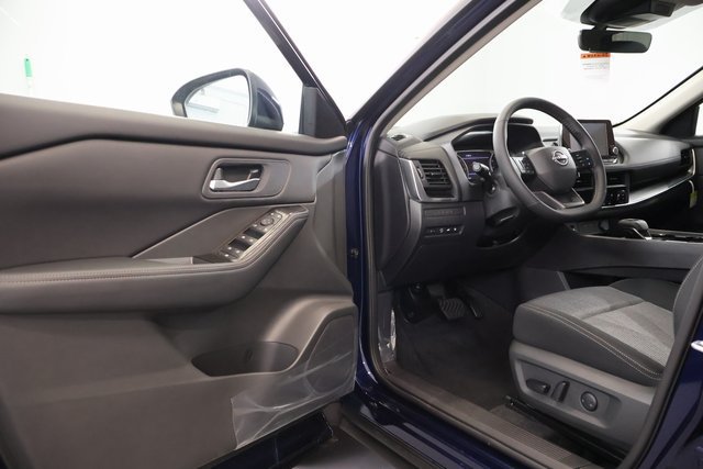 New 2026 Nissan Rogue SV AWD/4WD image 8