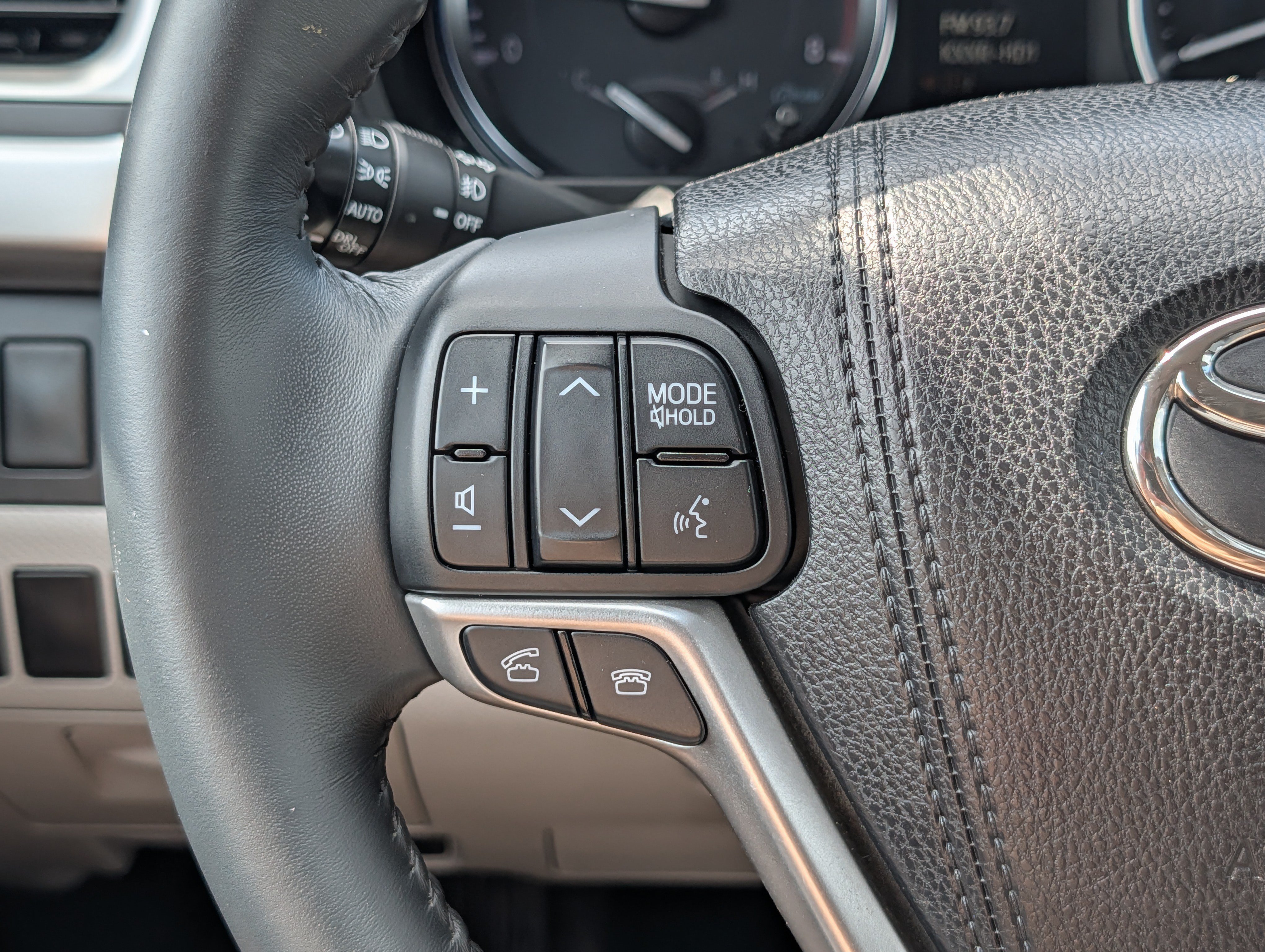 Used 2015 Toyota Highlander XLE AWD/4WD image 31