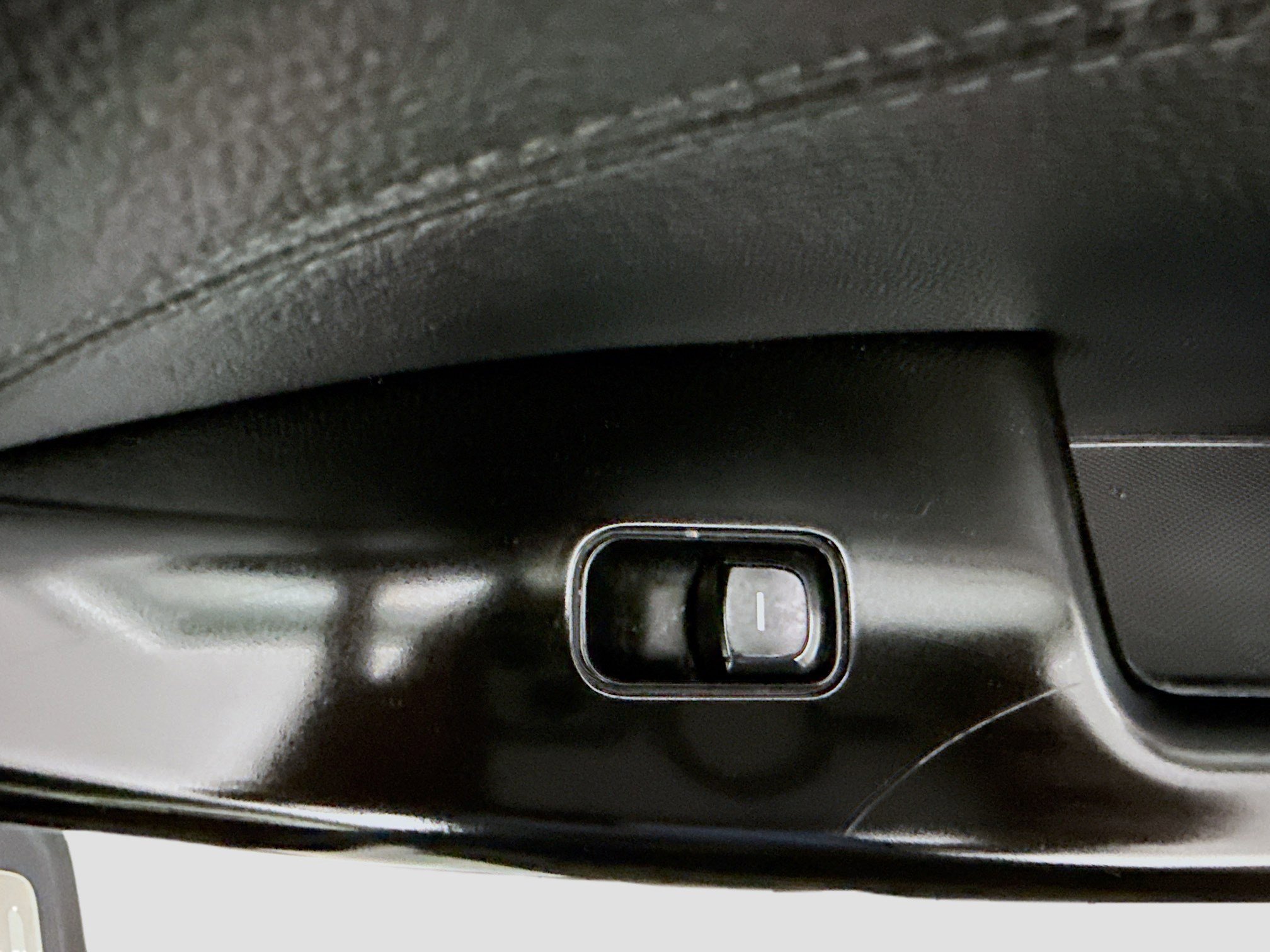 Used 2017 Kia Cadenza Technology image 31