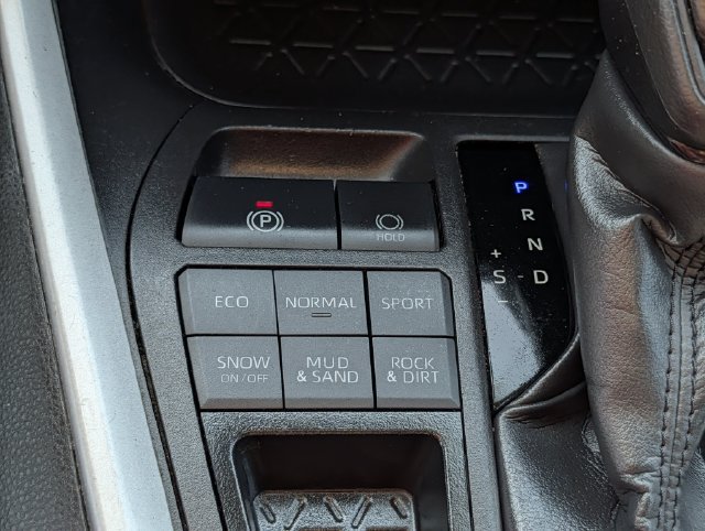 Used 2024 Toyota RAV4 XLE AWD/4WD image 15