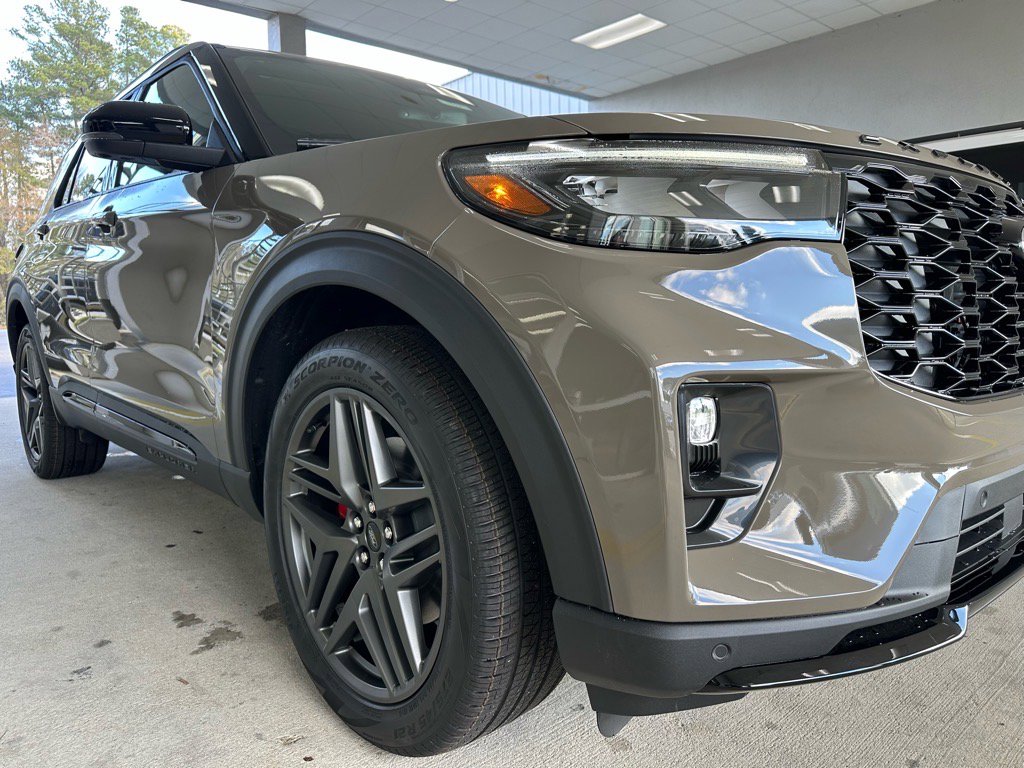 New 2026 Ford Explorer ST w/ Sun And Sound Package image 8