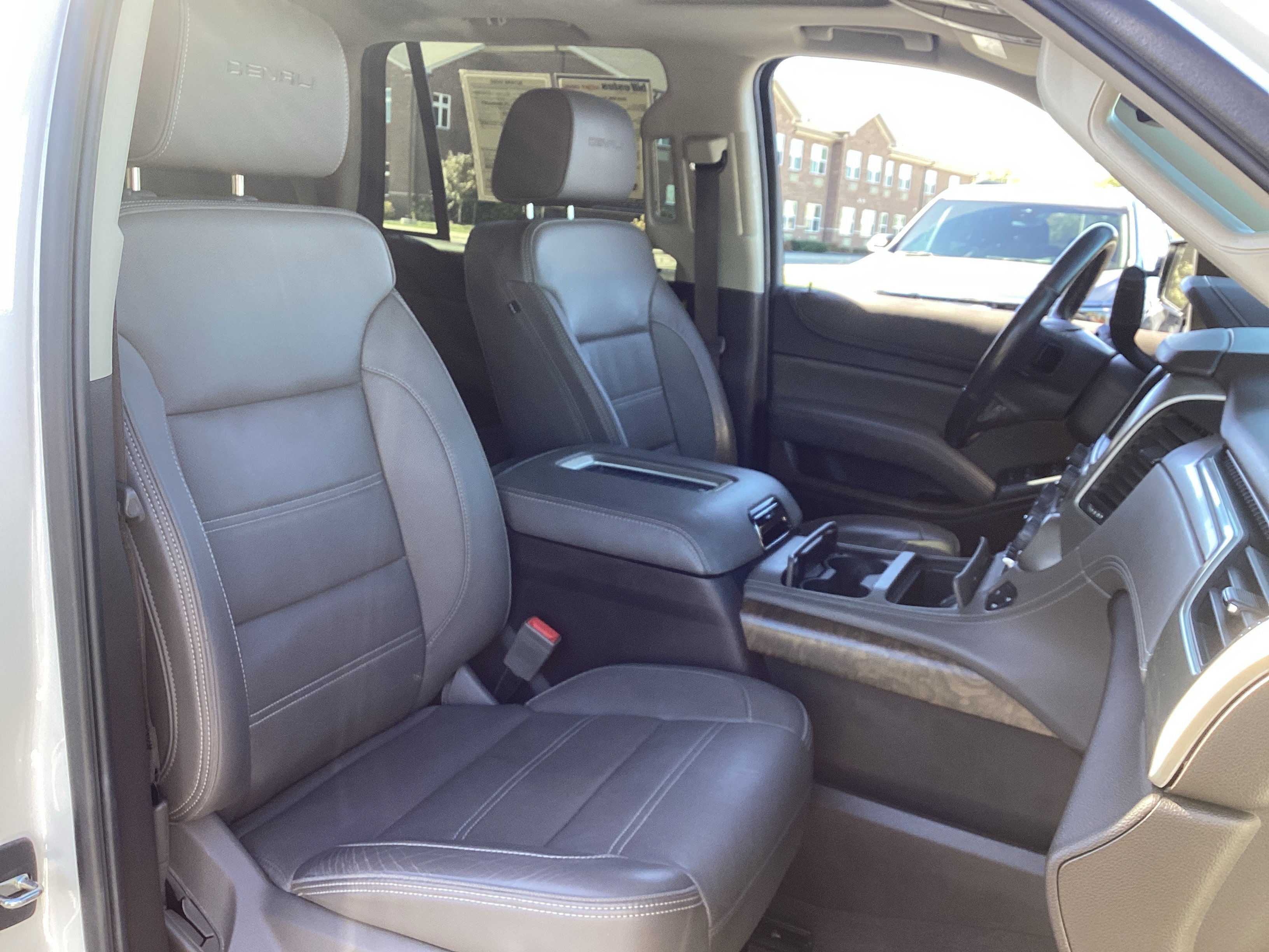 Used 2018 GMC Yukon Denali w/ Open Road Package image 30