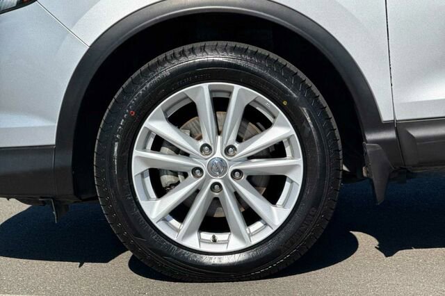 Used 2017 Nissan Rogue Sport SV image 24