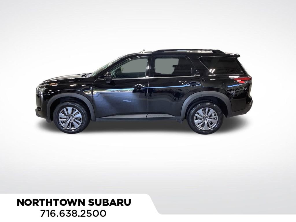 Used 2025 Nissan Pathfinder SV image 7