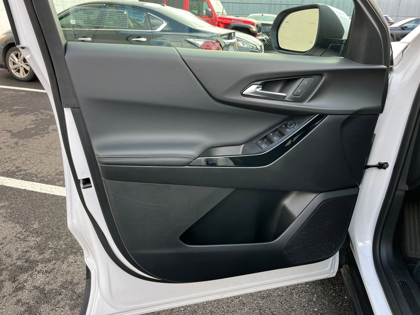 Used 2025 Chevrolet Equinox LT image 20