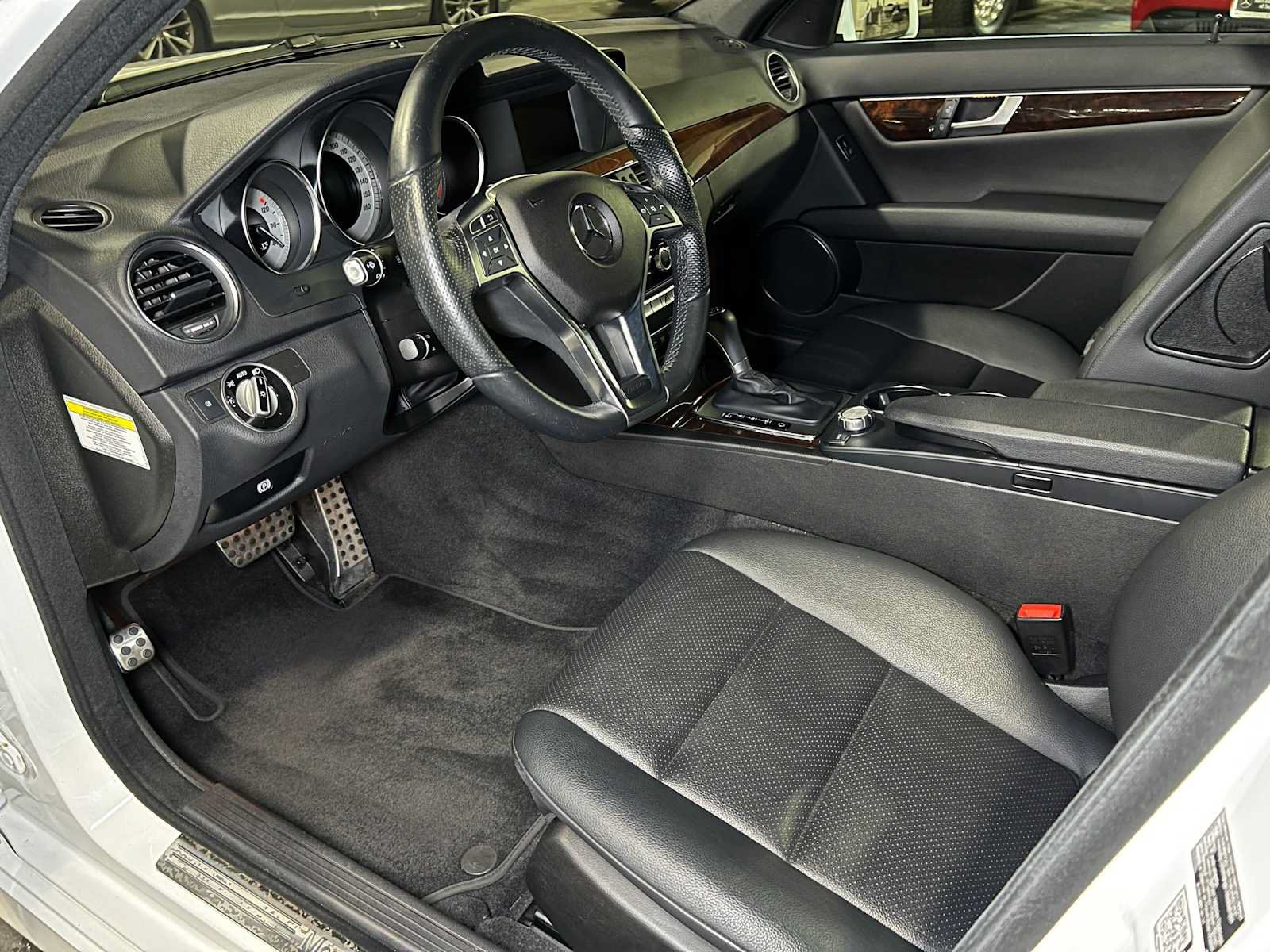 Used 2014 Mercedes-Benz C 250 Sedan image 24