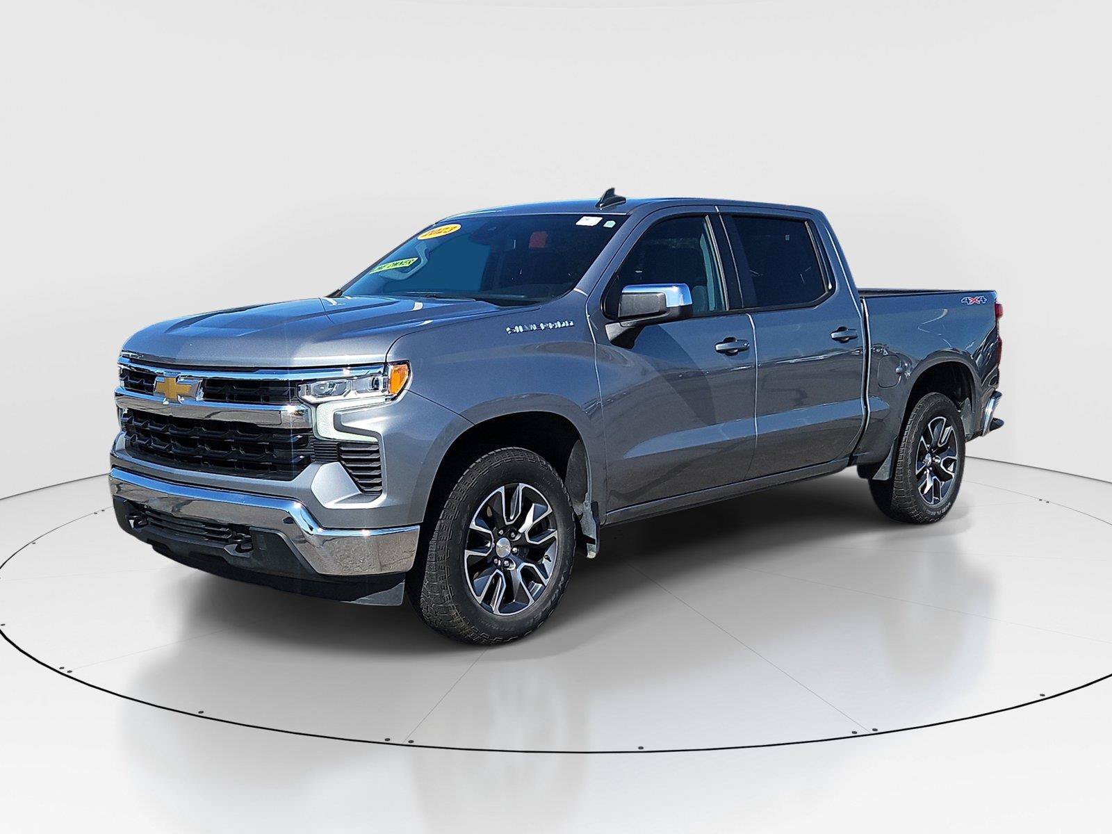Used 2023 Chevrolet Silverado 1500 LT AWD/4WD image 2
