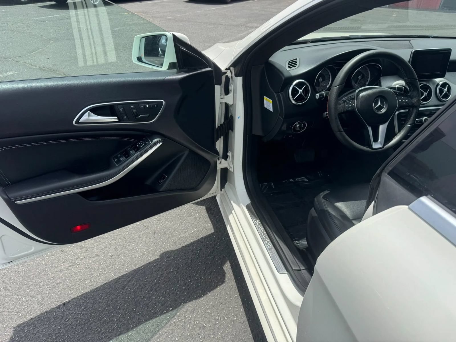 Used 2014 Mercedes-Benz CLA 250 image 18